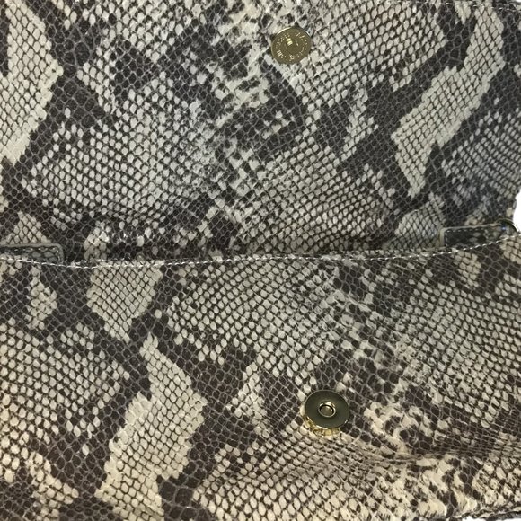 NINE WEST PYTHON Snakeskin Gold Chain Detail Clutch Shoulder Strap Cross… - Picture 3 of 4